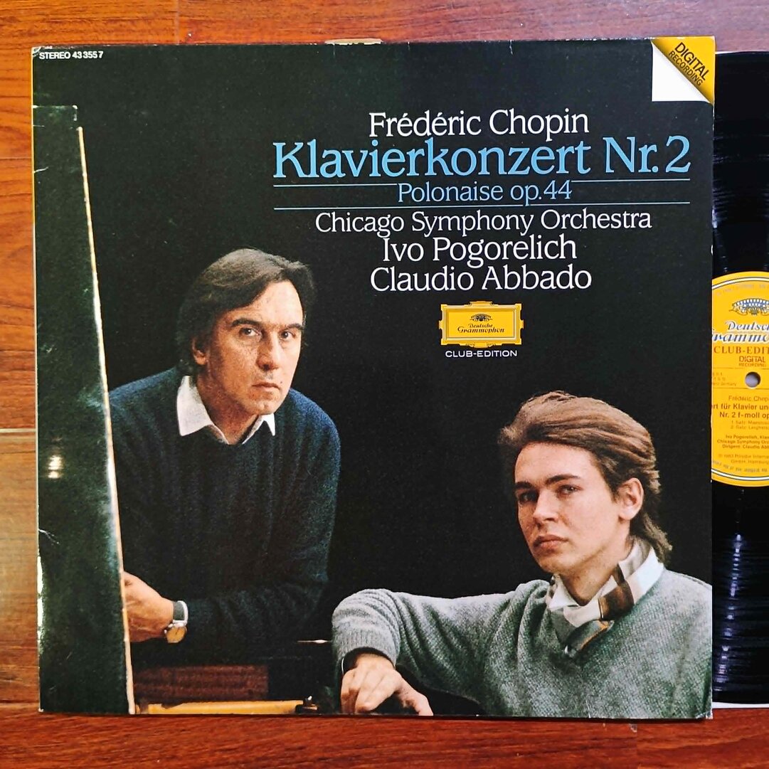 2e747ddb-1811-4c35-a7d7-b7b75e3235f9.jpg
