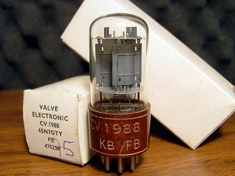 BRIMAR CV1988 (Phiên bản kính trắng).jpg