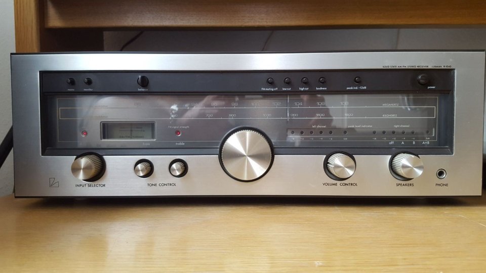 Luxman 1040 1.jpeg