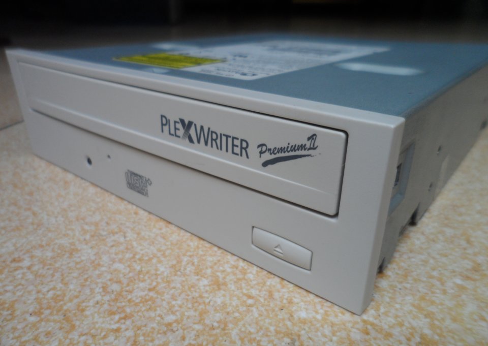 Plextor Premium 2_JPK-2.JPG