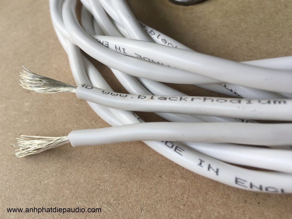 TWIRL speaker cable by MET NEW 4.jpg