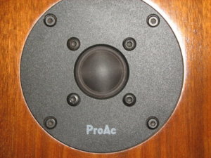 hinh loa trep proac(640x480).jpg
