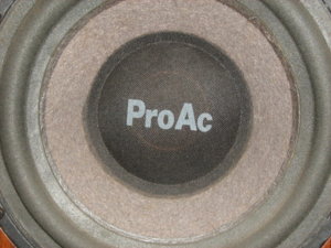 Hinh loa bass proac ( 640x480).jpg