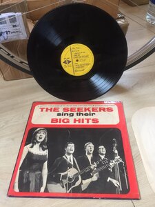 TheSeekersSingTheirBigHitsStereoVocalVG+.jpg