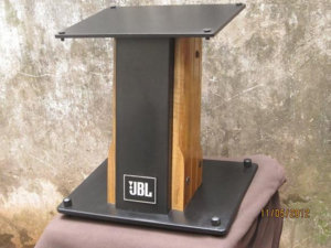 jbl stand.jpg