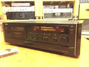 teac V9000-1.jpg